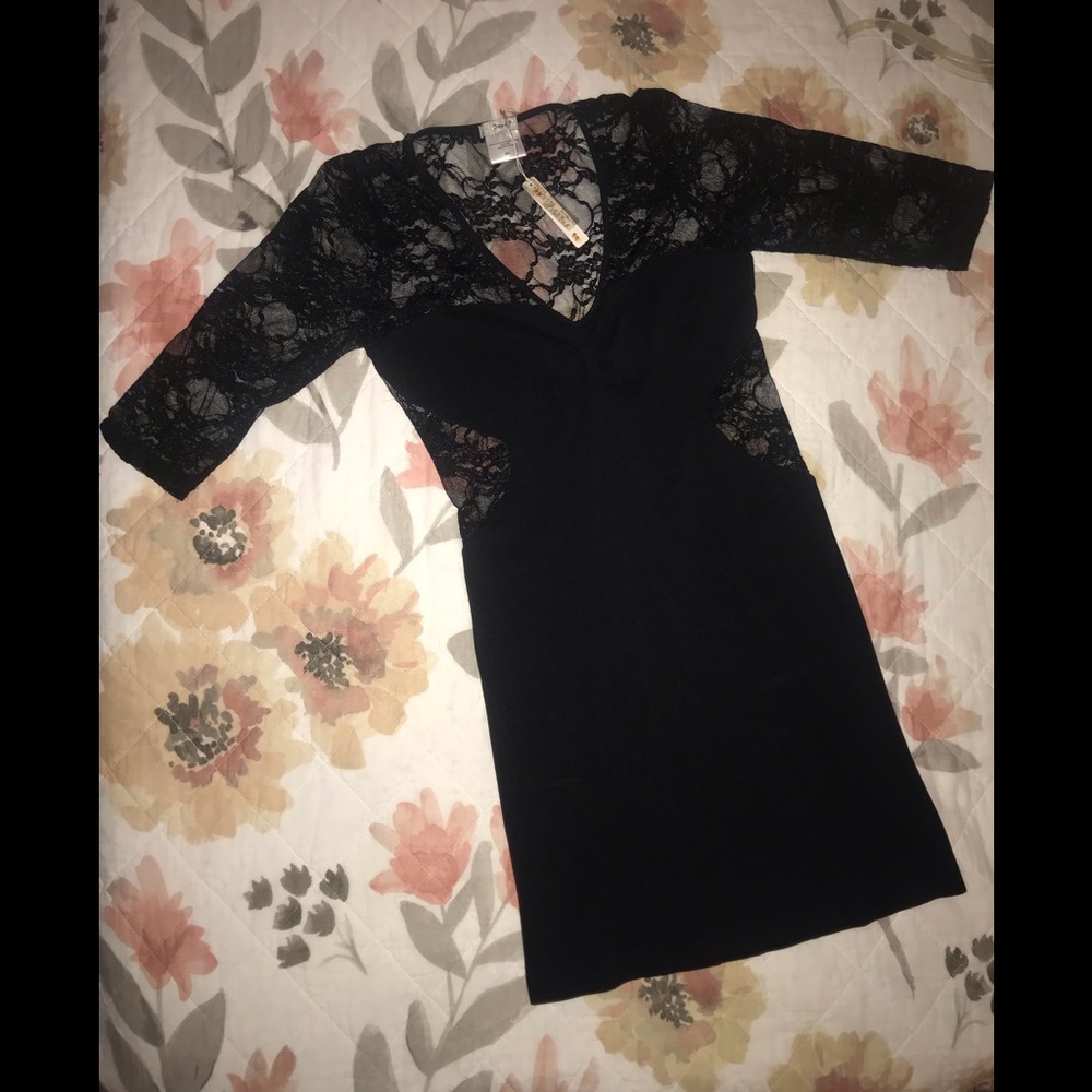SOLD Poofy low-lace LBD